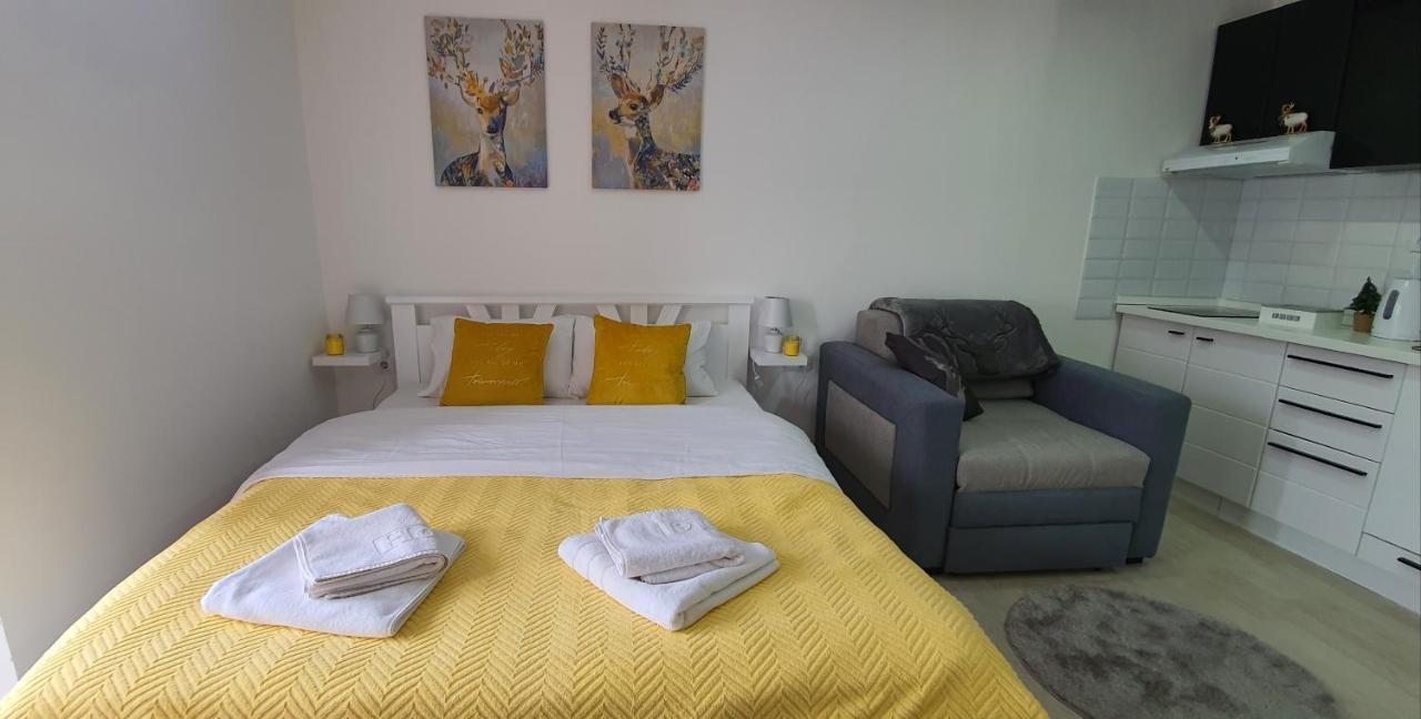 Apartman Iva โนวาวาโรช ภายนอก รูปภาพ